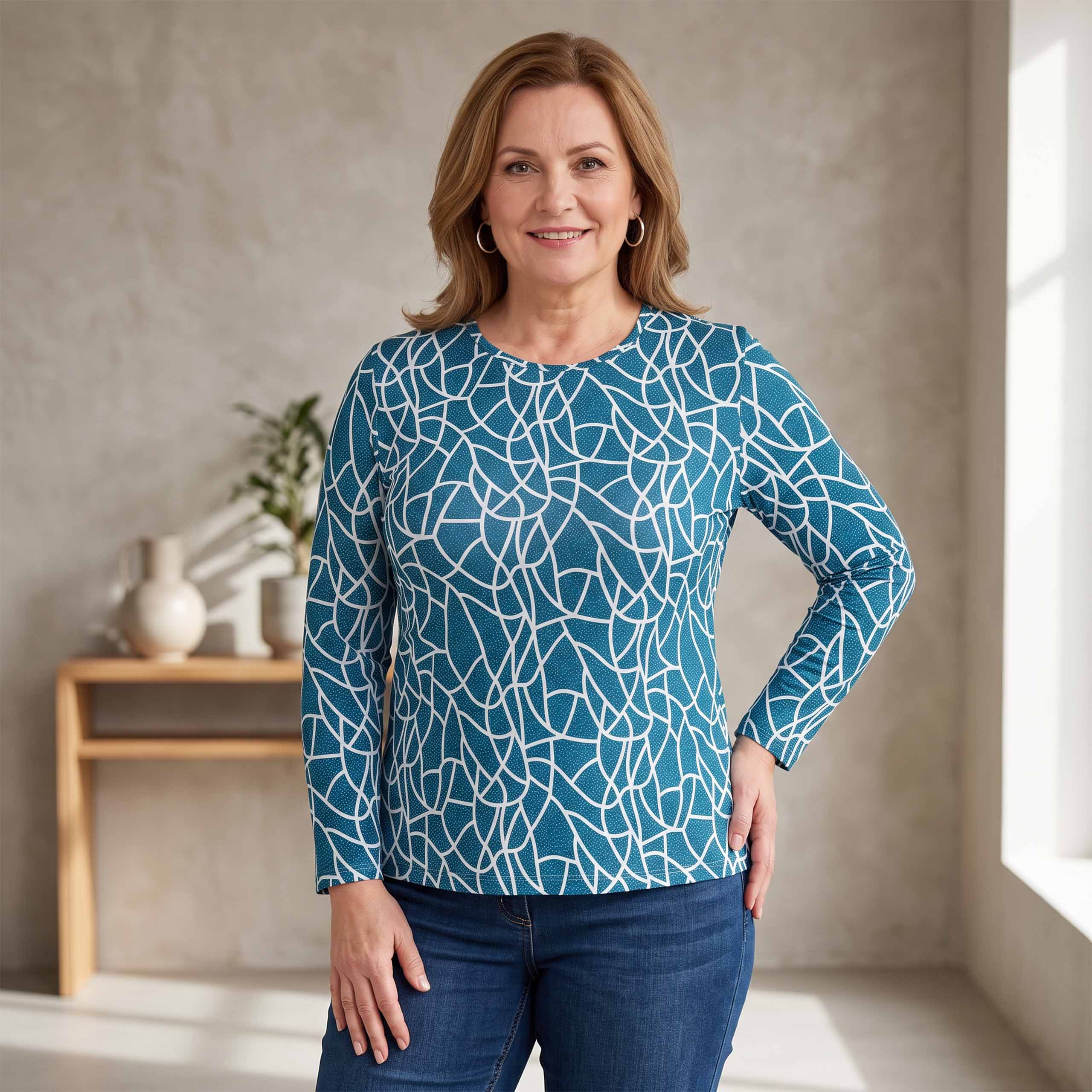 Bluzka damska DŁUGI RĘKAW wzór geometryczny BAWEŁNIANA bluzki duże 4XL (48) 6 Bluzka damska z długim rękawem we wzór geometryczny, kolor morski – na modelu